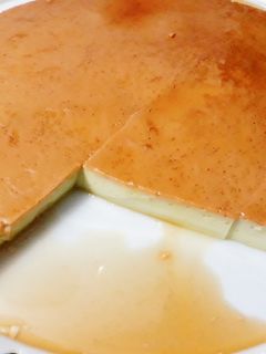 Hình của món Kem flan lá dứa siêu to bự.