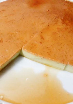 Hình của món Kem flan lá dứa siêu to bự.