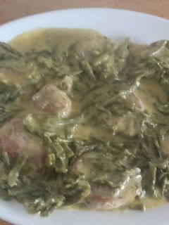 Una foto de Solomillo con espárragos verde a la salsa de mostaza y miel