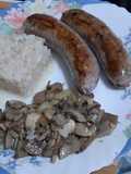 Butifarras catalanas con hongos y arroz blanco