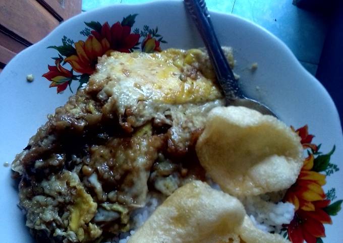 Telur ceplok sambal kacang