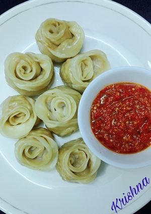 A picture of Rose shape veg momos.