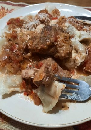 Una foto de Salsa de falda con ravioles