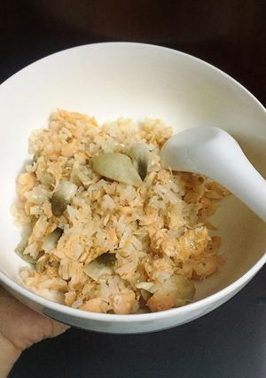 Hình của món Cơm cá hồi áp chảo.