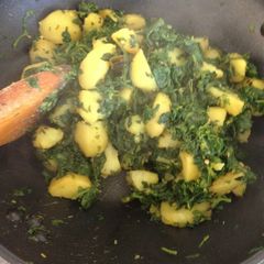 A picture of Aloo Methi.