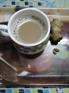 अदरक वाली कड़क चाय (Adrak wali kadak chai recipe in hindi) रेसिपी मुख्य फोटो