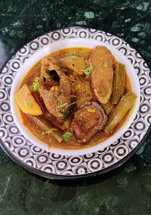 A picture of Hilsa(Ilish) Fish With Mustard Paste Curry (Ilishi Machha Besara).