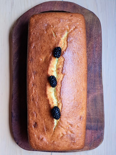 Una foto de Budín de moras silvestres con yogur (zarzamoras)