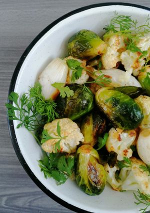 Una foto de Ensalada de verduras rostizadas🥗