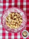 Fideos (pasta seca) con "manteca" y "queso" veganos