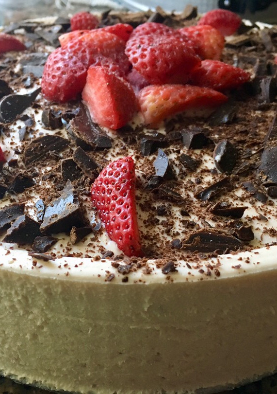 Una foto de Torta helada de frutilla