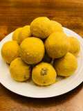 Besan ladoo