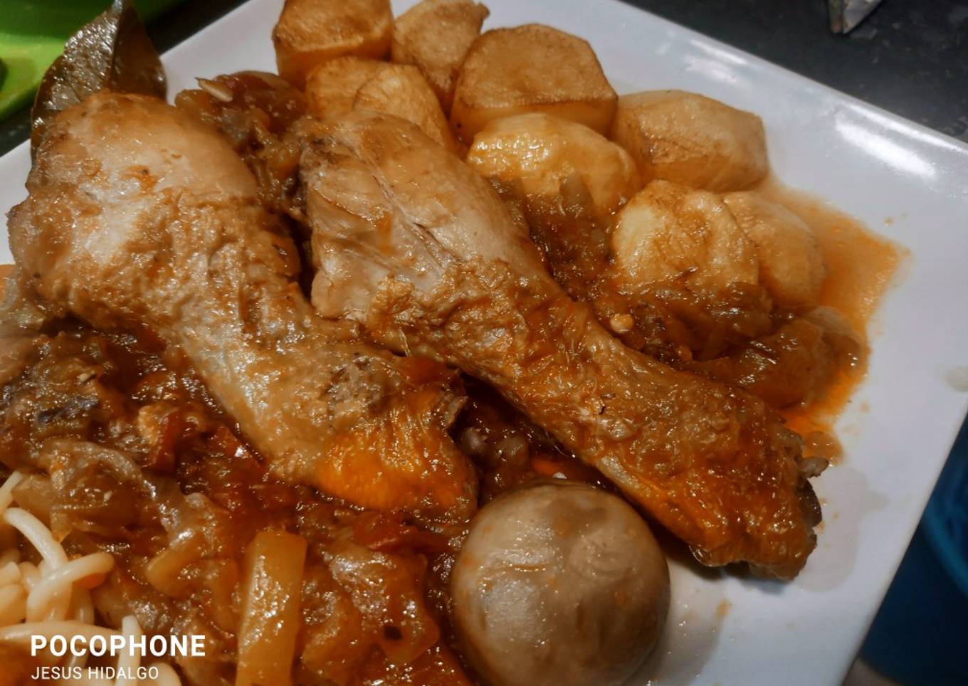 Pollo en salsa casera