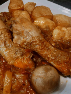 Una foto de Pollo en salsa casera
