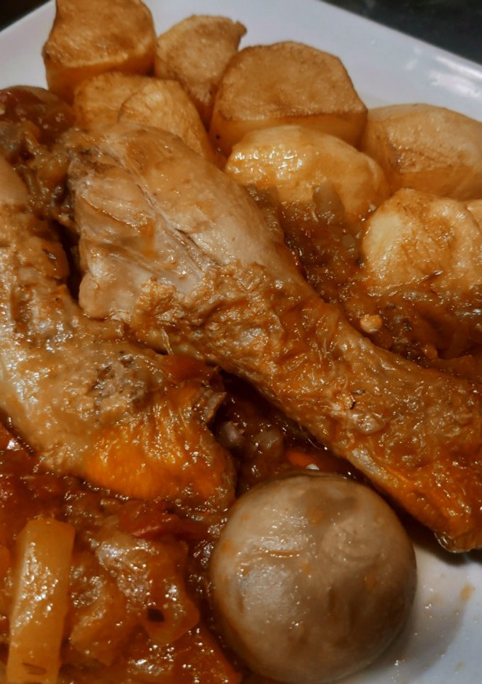 Una foto de Pollo en salsa casera