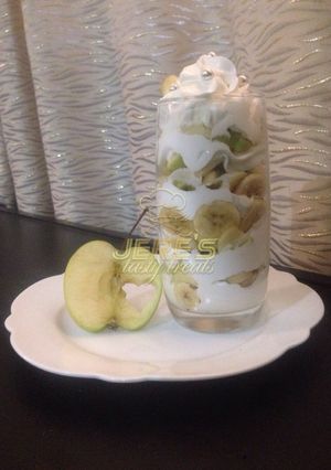 A picture of Creamy fruits salad.