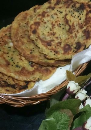 A picture of Moong dal lachchha paratha.