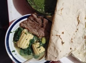 Una foto de Guías espesadas con tasajo asado