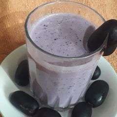 Black grapes milkshake A picture of Black grapes milkshake.