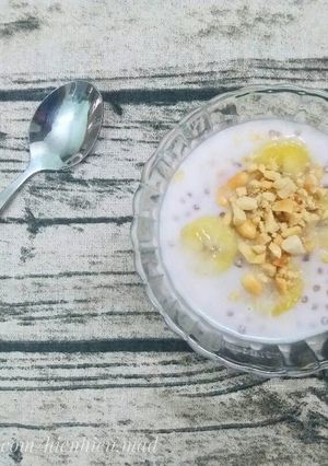 A picture of Banana and Coconut Sweet Soup (Chè Chuối).