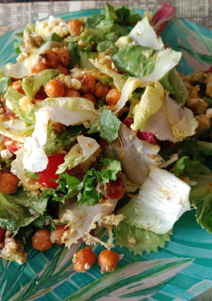 Una foto de Ensalada de garbanzos especiados