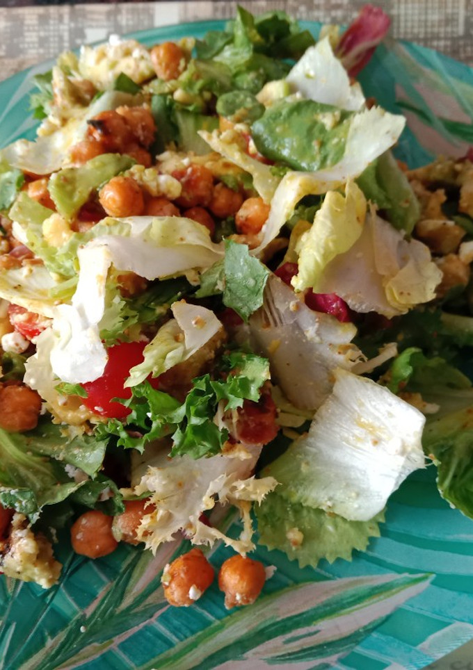 Una foto de Ensalada de garbanzos especiados