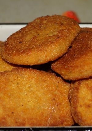 Фото Котлетки из икры и кускуса.
