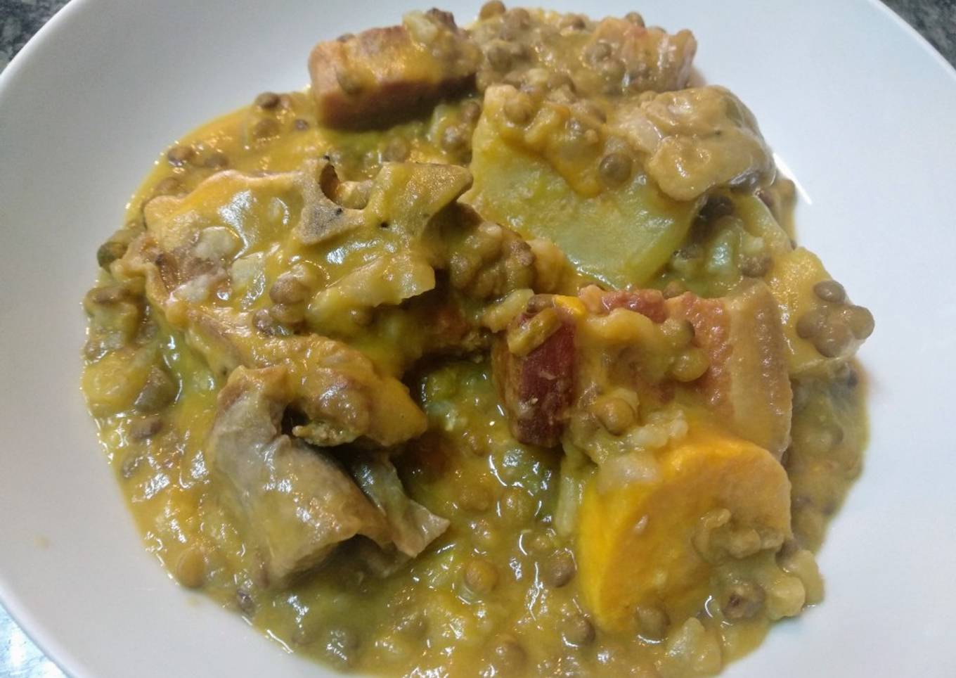 Lentejas con cuello de cordero