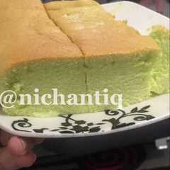 A picture of Ogura Pandan Cake.