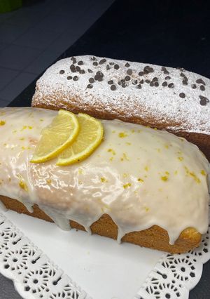 Una foto de Budín de limón con glaseado ✨🍋