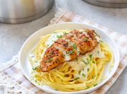 Gambar pasta chicken alfredo