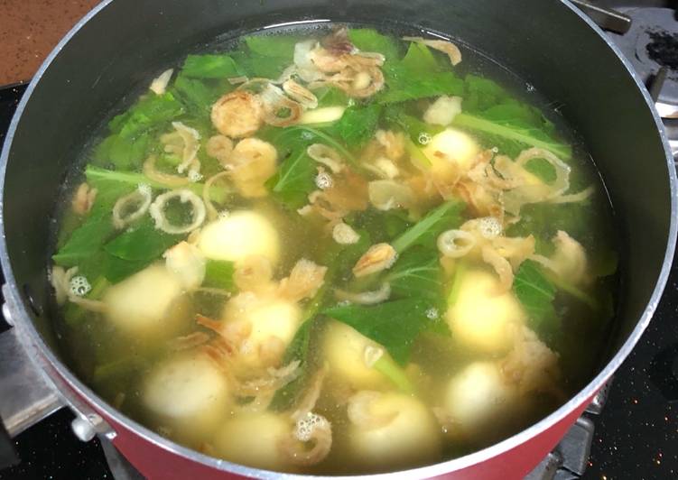 Cara Menghidangkan Sup bakso sayur sawi yang Enak!