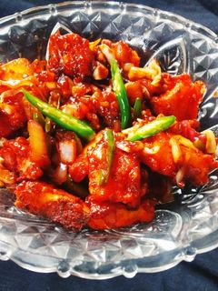 चिली पनीर (chilli paneer recipe in marathi) रेसिपी चे मुख्य फोटो 