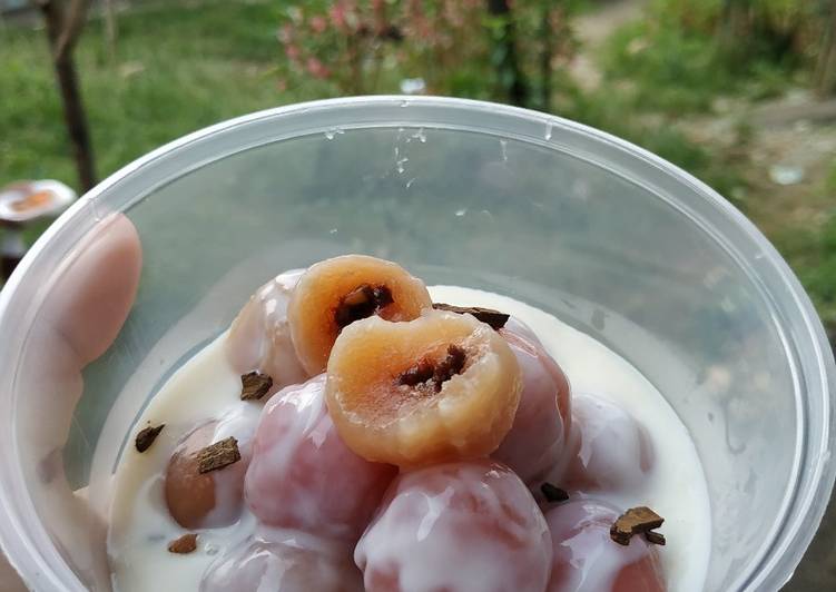 Cilok silverqueen with cinnamon sauce