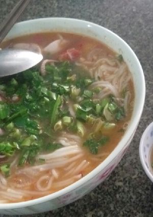 Hình của món Bún mắm tôm cá mực.