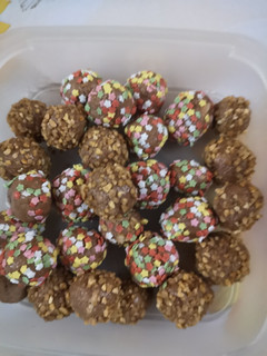 Una foto de Bolitas de galleta y chocolate
