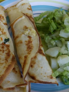 Una foto de Panqueques de pollo y acelga