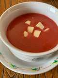 Gazpacho de remolacha con queso de Mahón