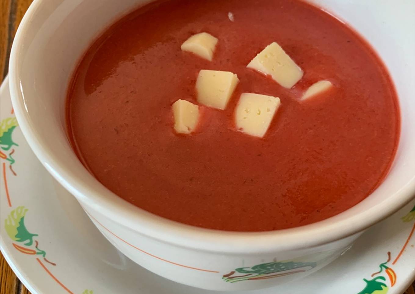 Gazpacho de remolacha con queso de Mahón