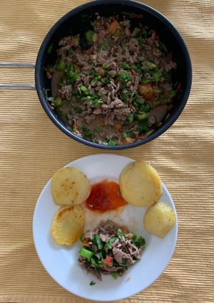 Hình của món Khoai Tây áp chảo ăn cùng thịt bò xào.