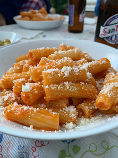 Una foto de Macarrones con calabacín y tomate
