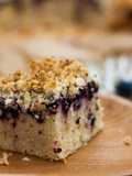 Waldheidelbeerkuchen mit Haferflockenstreusel