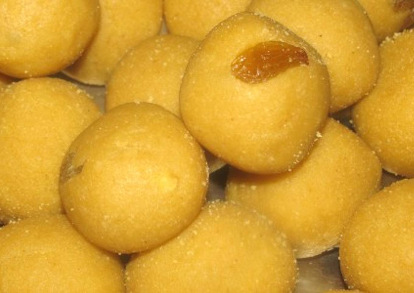 Besan ke laddu