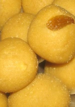 A picture of Besan ke laddu.
