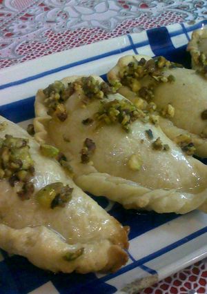 Una foto de Empanadillas de muzzarella y pistachos   (Sambuza)
