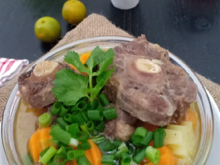 Langkah Mudah untuk Menyiapkan Resep Oxtail Soup. Sup Buntut Sapi Anti Ribet, Mantap Sekali