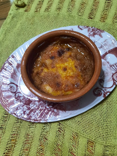 Una foto de Pollo al curry en cazuela