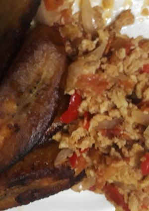 A picture of Fried egg and fried plantain.