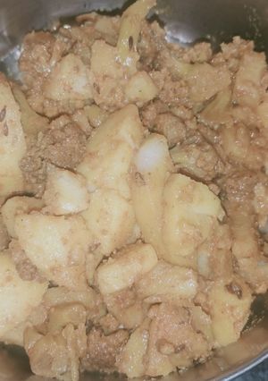 आलू गोभी की सब्जी (aloo gobi ke sabzi recipe in Hindi) रेसिपी मुख्य फोटो