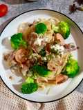 Spaghetti Carbonara with salt and pepper chicken